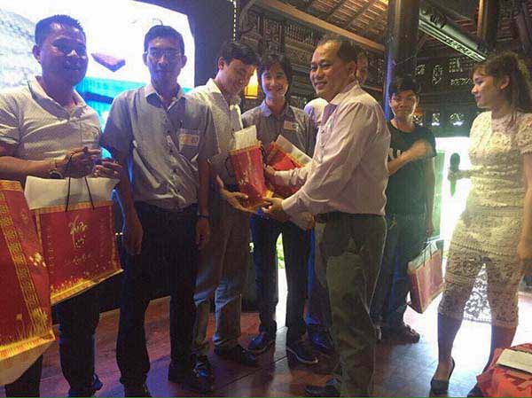 Cường Khanh tham dự tiệc tân niên Cty Vĩnh Nhật Quang