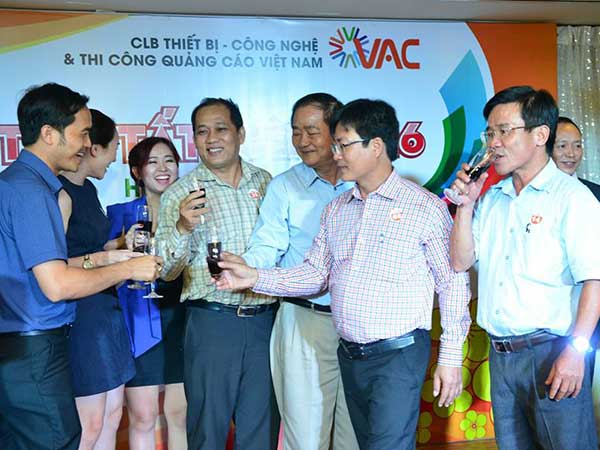 Cường Khanh tham gia tất niên CLB Thiết Bị & Công Nghệ VAC