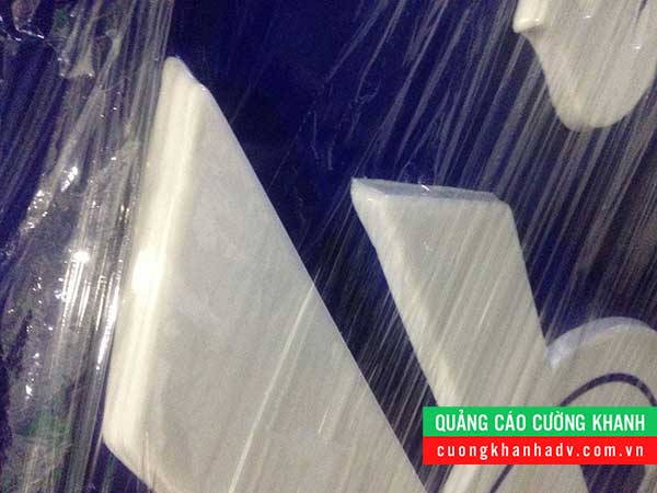 hộp đèn hút nổi