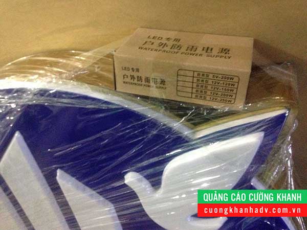 hộp đèn hút nổi