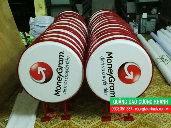 hộp đèn hút nổi