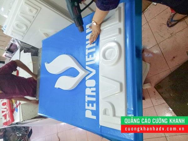 hộp đèn hút nổi