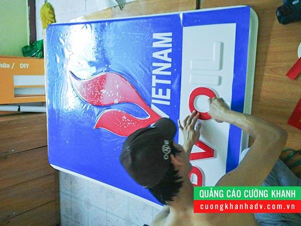 hộp đèn hút nổi