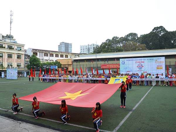 Phần Hát Quốc Ca trước khi diễn ra Giải Đấu