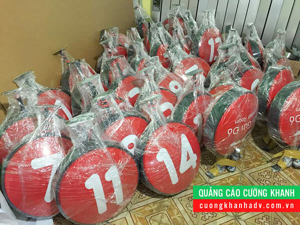 hộp đèn hút nổi