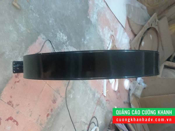 hộp đèn hút nổi