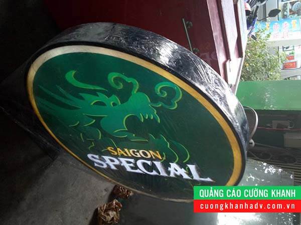 hộp đèn hút nổi