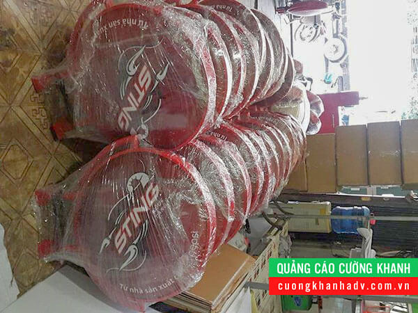 hộp đèn hút nổi