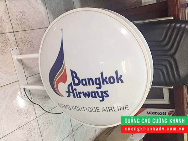 hộp đèn hút nổi