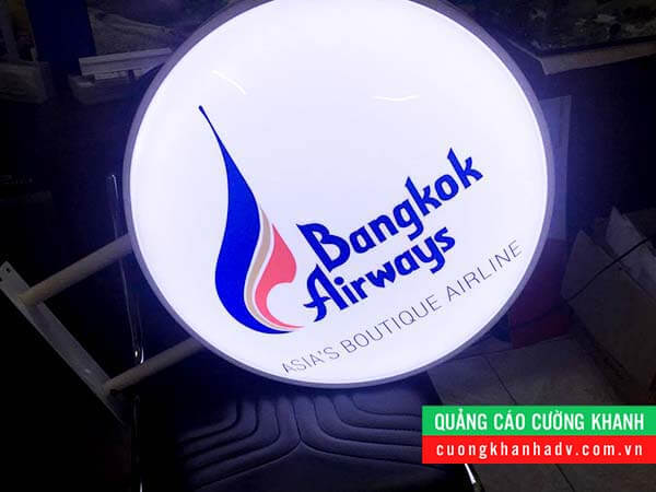 hộp đèn hút nổi