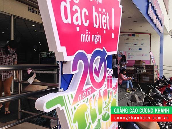 hộp đèn hút nổi