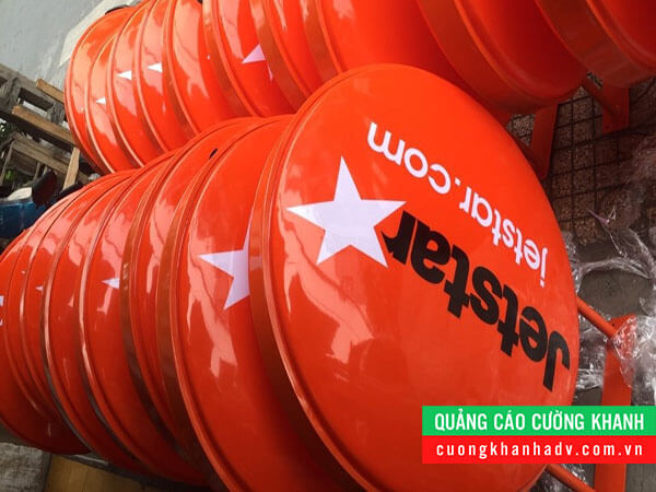 hộp đèn hút nổi