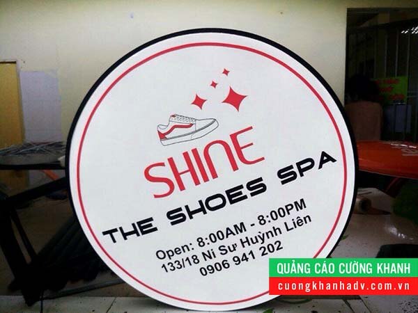 hộp đèn hút nổi