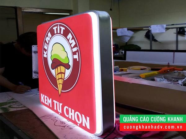 hộp đèn hút nổi