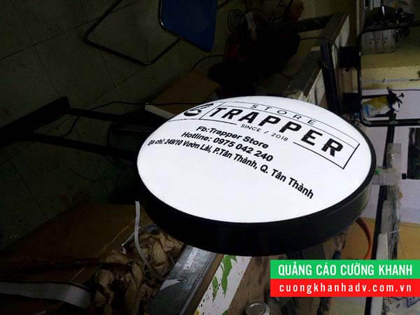 hộp đèn hút nổi