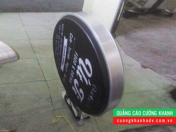 hộp đèn hút nổi