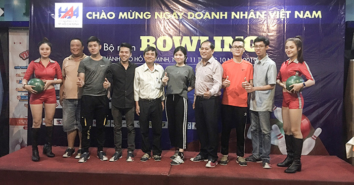 cường khanh tại bowling haa mừng ngày doanh nhân việt nam 13.10