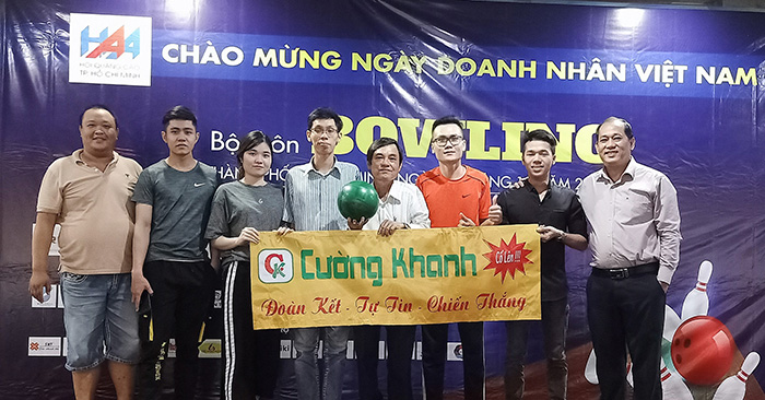 cường khanh tại bowling haa mừng ngày doanh nhân việt nam 13.10