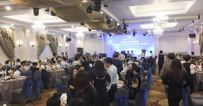 gala dinner haa mừng ngày doanh nhân việt nam 13.10