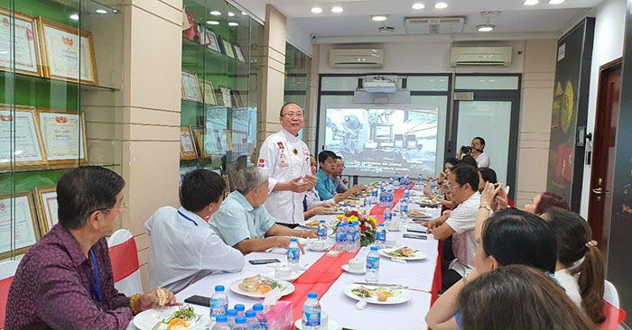 chuyến ghé thăm công ty bánh kẹo á châu