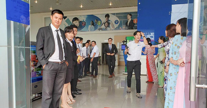 chuyến thăm công ty thương mại tây ô tô