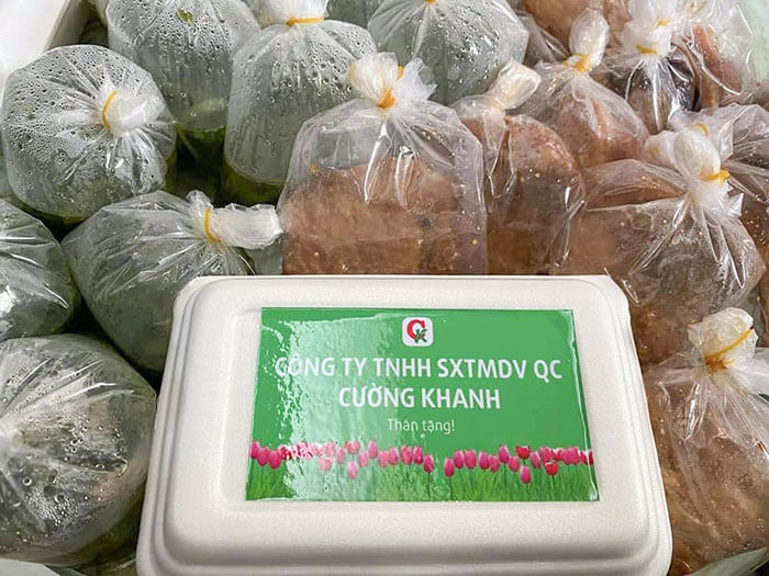 chi đoàn Cường Khanh tặng suất cơm chiến sỹ chống dịch