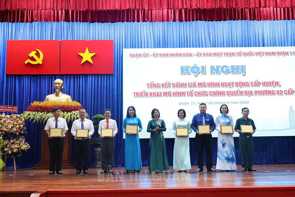 Bảng vinh danh gỗ in UV cơ quan Nhà nước