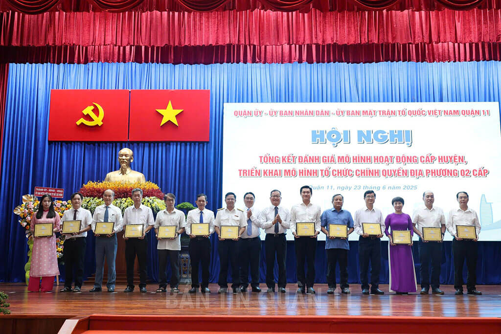 Bảng vinh danh gỗ in UV cơ quan Nhà nước