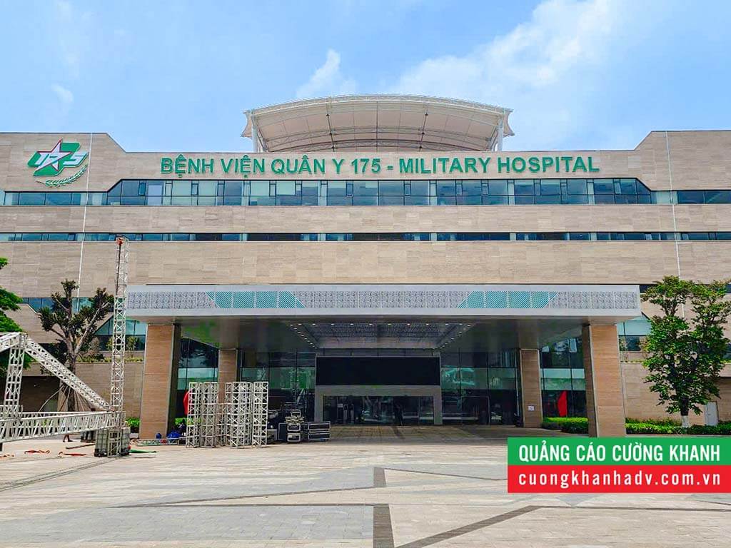 Logo chữ nổi inox tại Bệnh viện Quân Y 175