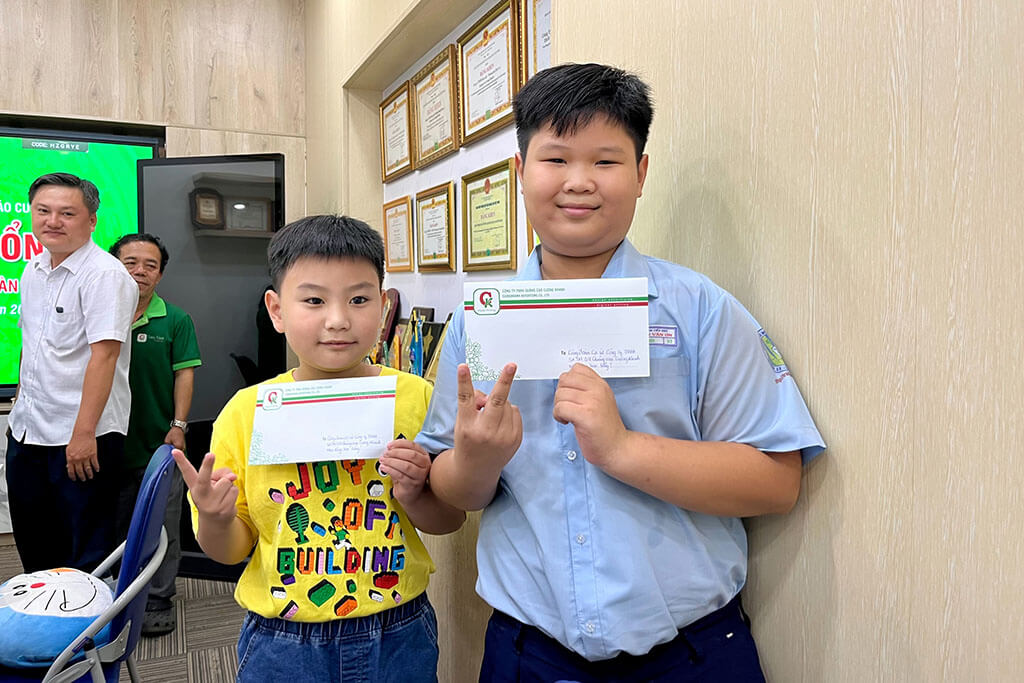 Trao học bổng cho con em đoàn viên Công đoàn