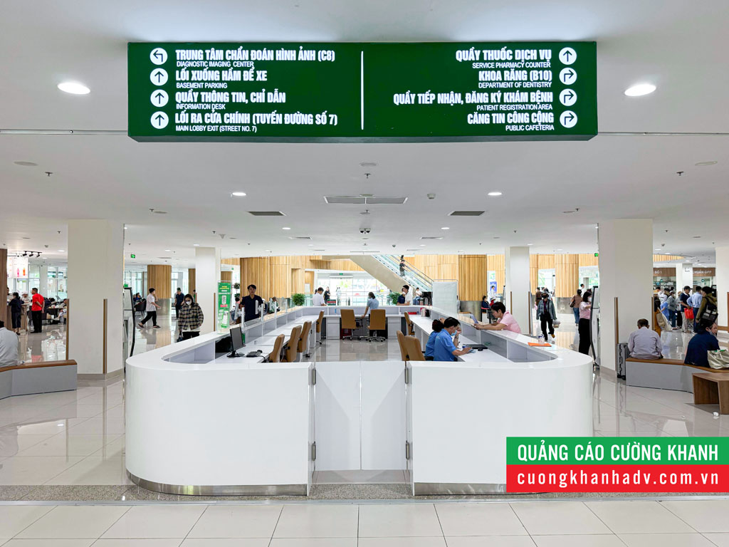 Hộp đèn sảnh chính tại khu vực hướng dẫn thông tin