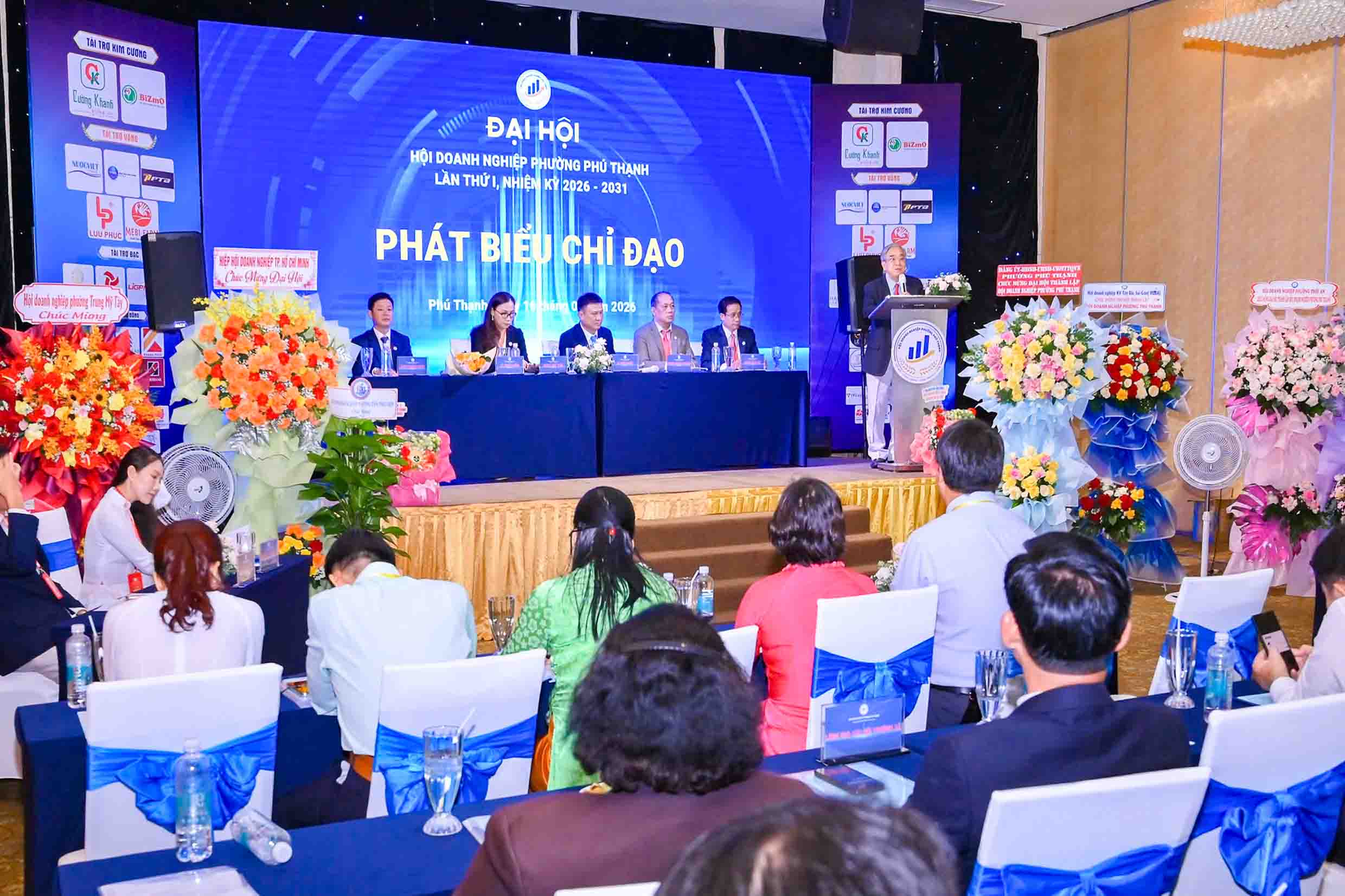 nha_tai_tro_kim_cuong_dai_hoi_hoi_doanh_nghiep_phu_thanh_2