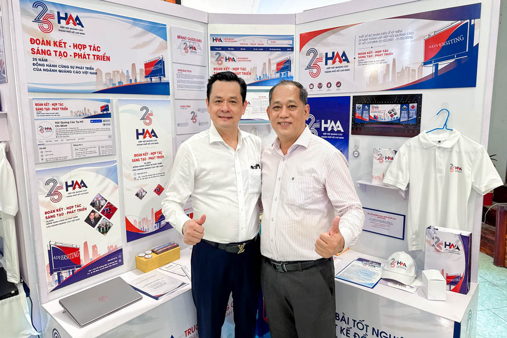 Cường Khanh và HAA chấm tốt nghiệp tại Trường Trung cấp Văn hóa Mỹ thuật Bình Dương