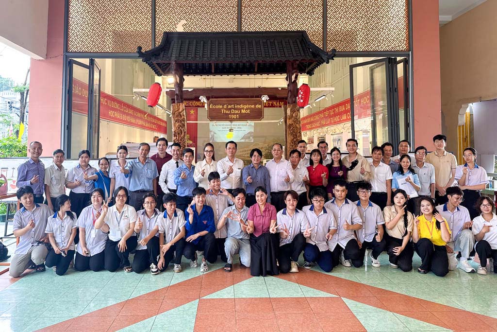tập thể HAA và trung cấp mỹ thuật văn hoá bình dương