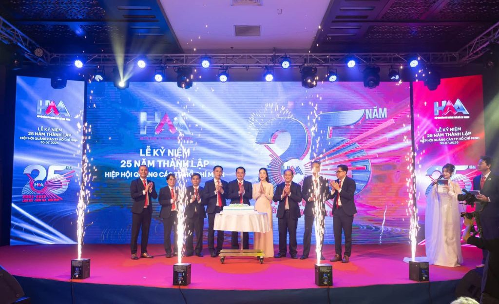 cuong-khanh-tai-tro-kim-cuong-ky-niem-25-nam-HAA-7