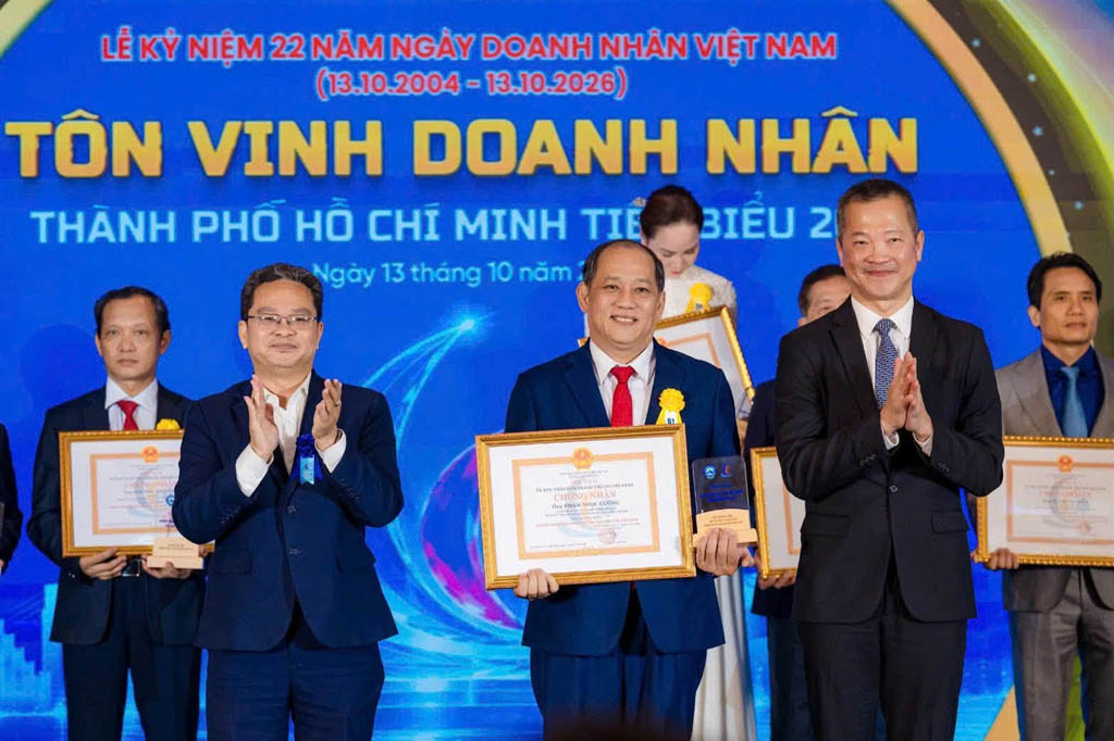 giam-doc-cuong-khanh-duoc-vinh-danh-doanh-nhan-tphcm-tieu-bieu-nam-2026-1