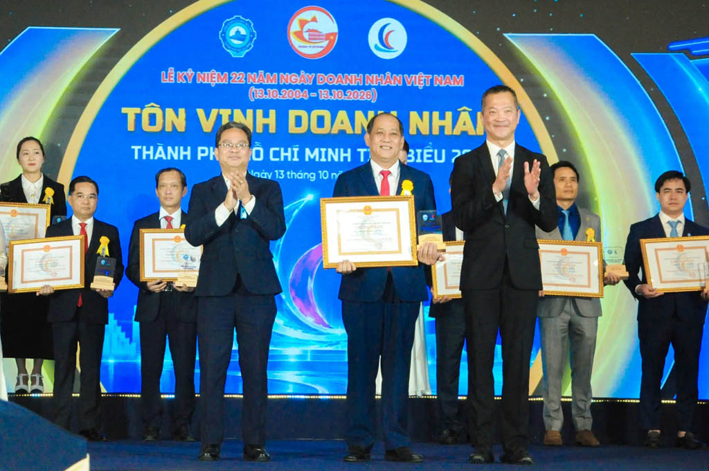giam-doc-cuong-khanh-duoc-vinh-danh-doanh-nhan-tphcm-tieu-bieu-nam-2026-2
